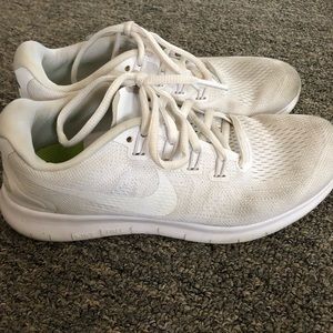 White nike free runs